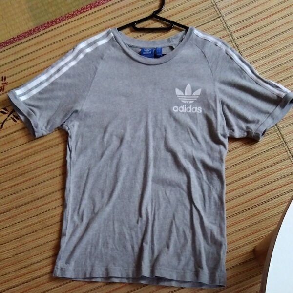 adidas半袖シャツ