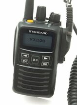 ●極美品!! STANDARD/スタンダード 携帯型デジタルトランシーバー VXD20 スピーカーマイク付き デジタル30チャンネル 簡易動作確認済_画像2