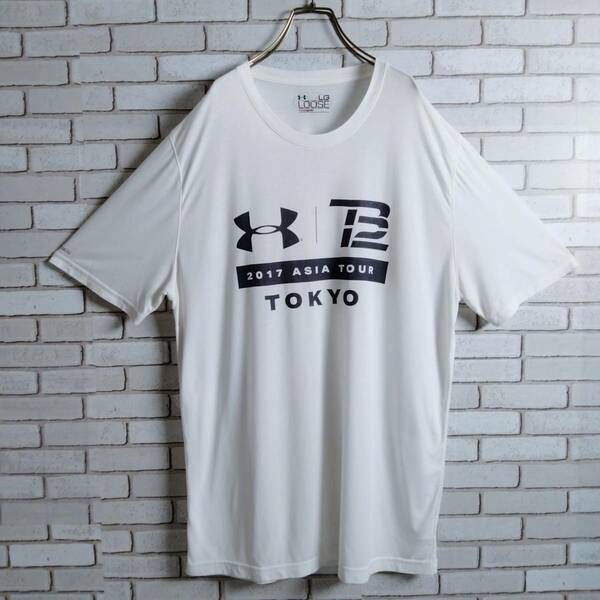 UNDER ARMOUR☆Tシャツ　スポーツウェア　トレーニングウェア　クルーネック　ビッグロゴプリント　ビッグサイズ　ホワイト