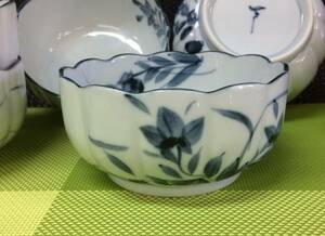 Art hand Auction ★New small bowl, multiple available [Immediate purchase] Dyed hand-painted bellflower style 11.7cm porcelain small bowl, Japanese tableware, pot, small bowl