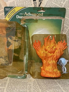 ☆1980年代/ダンジョンズ&ドラゴンズ/PVCフィギュア/即決ビンテージ/AD&D/PVC Figure(Fire Elemental & Crystal Ball/with card) 