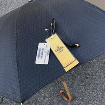 未使用品【フェンディ】本物 FENDI 傘 ズッキーノ柄 FF模様 全長90cm 雨傘 アンブレラ 雨具 長傘 メンズ レディース イタリア製_画像5