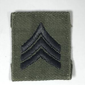 米軍実物 階級章 三等軍曹 ワッペン パッチ ベルクロなし 縫い付け用 Sergeant オリーブ U.S.Army アメリカ陸軍