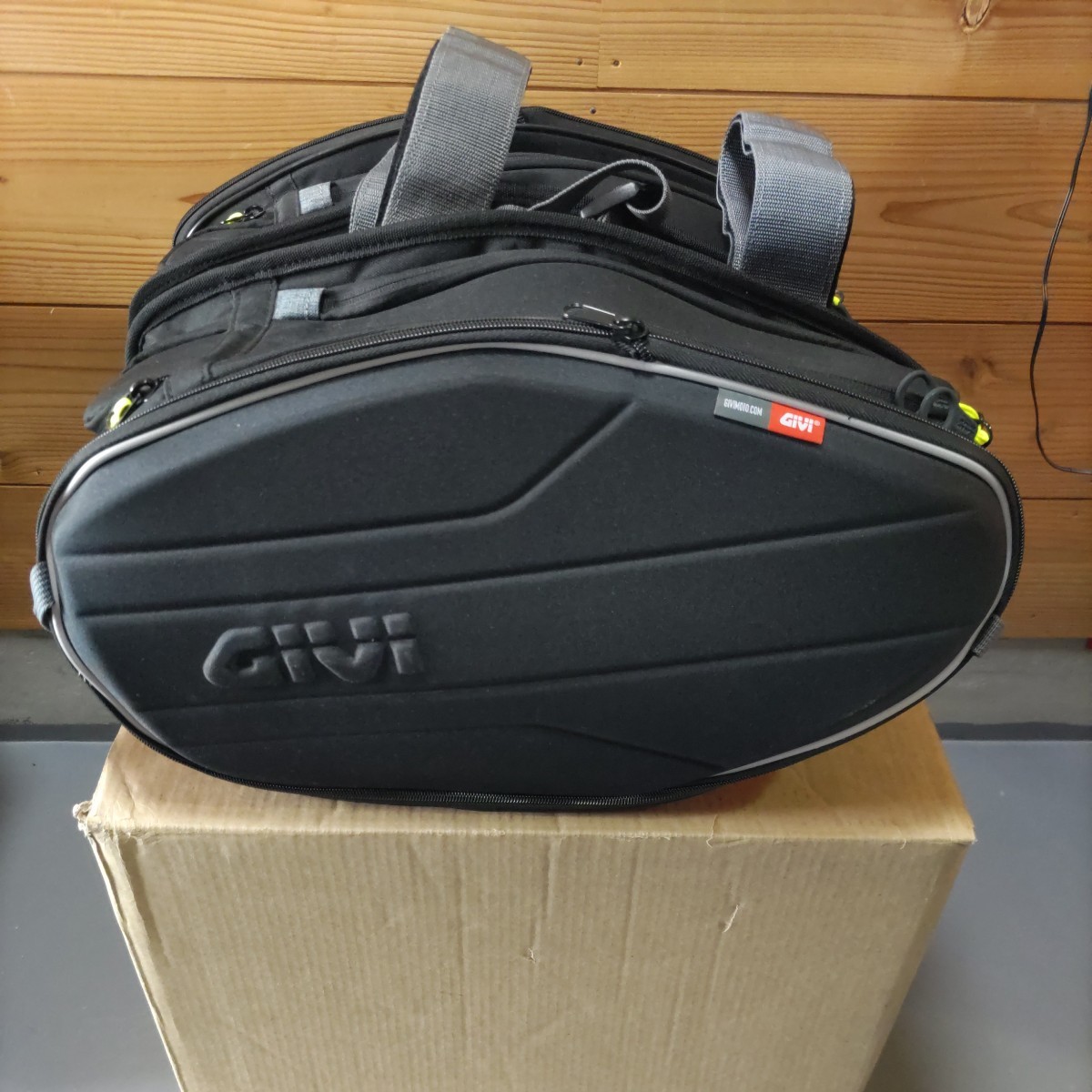 ヤフオク! -「(givi ジビ)」(サドルバッグ、サイドバッグ