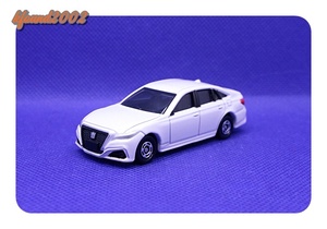 TOYOTA　CROWN　トヨタ　クラウン　TOMY TOMICA　トミカ製　ミニカー　ホワイト色