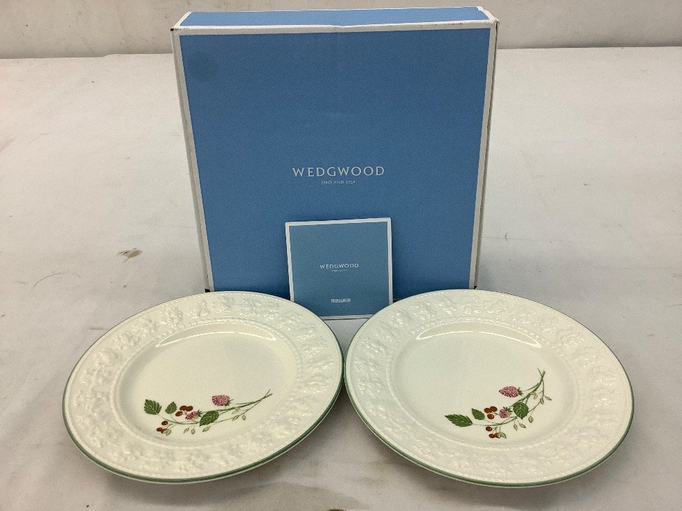 WEDGWOOD フェスティビティ ラズベリー プレート 2点まとめ 直径