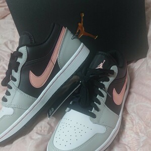 新品未使用【NIKE】AIR JORDAN 1 LOW BLACK/BLEACHED CORAL-GRAY FOG NOIR/CORAIL BLANCH★26.0cm★箱あり★ナイキ ジョーダン 553558-062