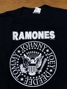 【ヴィンテージ古着】ラモーンズ　RAMONES オフィシャルTシャツ　バックプリント有　FRUIT OF THF MOON製Ｌサイズ