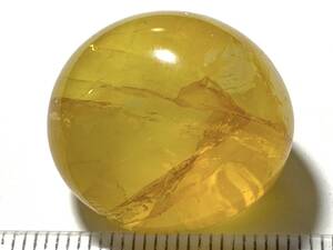 研磨された黄水晶（シトリン）原石・8-9・12g（ブラジル産鉱物標本）