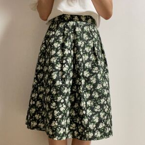 綺麗め ロイスクレヨン 花柄 グリーンスカート