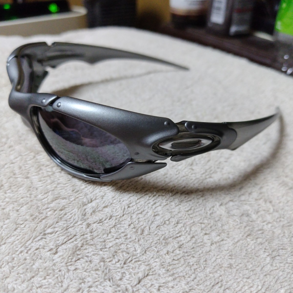 ヤフオク! -「oakley plate」の落札相場・落札価格