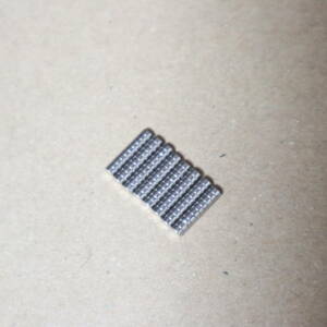 ネオジム磁石　直径約2㎜　高さ約1mm　80個セット　円形