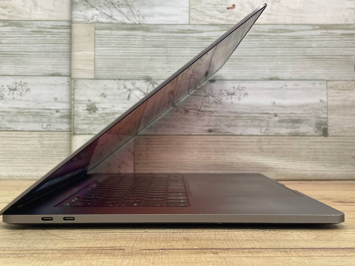 美品MacBook Pro 2018 (A1990)[Core i7(8750H)2.2Ghz/RAM:32GB/SSD