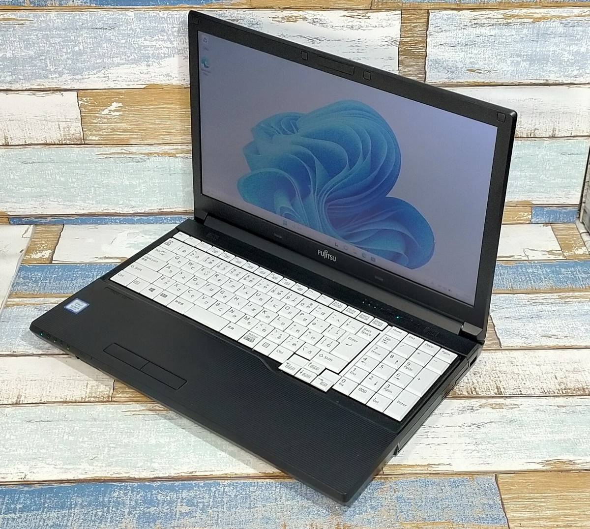 FUJITSU LIFEBOOK A577/RX/intel core i5-7300U 2.60GHz/メモリ8GB