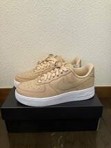 NIKE ナイキ　エアフォース1 ロー　PRM ウィメンズ23.5cm バケッタタン　AIR FORCE1 LOW ホワイト　レディース_画像1