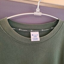 ビンテージ Champion チャンピオン 緑 グリーン くすみカラー Tシャツ 綿100％ ロゴプリント ヘインズブランド 男女兼用 半袖Tシャツ_画像4