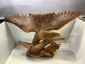 鷹の置物　木彫り　一刀彫り　アンテック　オブジェ