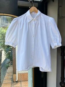 イギリスヨーロッパvintage コットンギャザーブラウス刺繍半袖ブラウスshirt パフスリーブ cotton blouse白　ホワイト シャツLV801