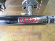 中古厨房 業務用 卓上 3連 たこ焼き器 たこ焼き台 都市ガス 鉄板3枚 直径45mm 32穴×3 バーナー6本 W740×D480(580)×H310mm_画像10