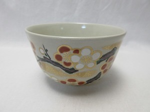 I07026 【 ほぼ未使用 茶道具 昌山作 金彩梅絵 茶碗 陶印 箱無 】 検) 作家物 煎茶道具 茶懐石 お稽古 茶器 茶事 茶湯 焼物 在銘 ⅰ