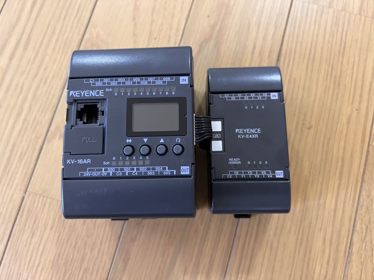 KEYENCE キーエンス PLC シーケンサ KV-16AR KV-E4XR 2点セット。-