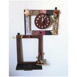 Art hand Auction ハンドメイド◆レトロアンティーク風◆壁掛け 時計 アクセサリーやキーフックにもなる 一体型◆小物置き付き, 置時計, 掛時計, 掛時計, 柱時計, アナログ