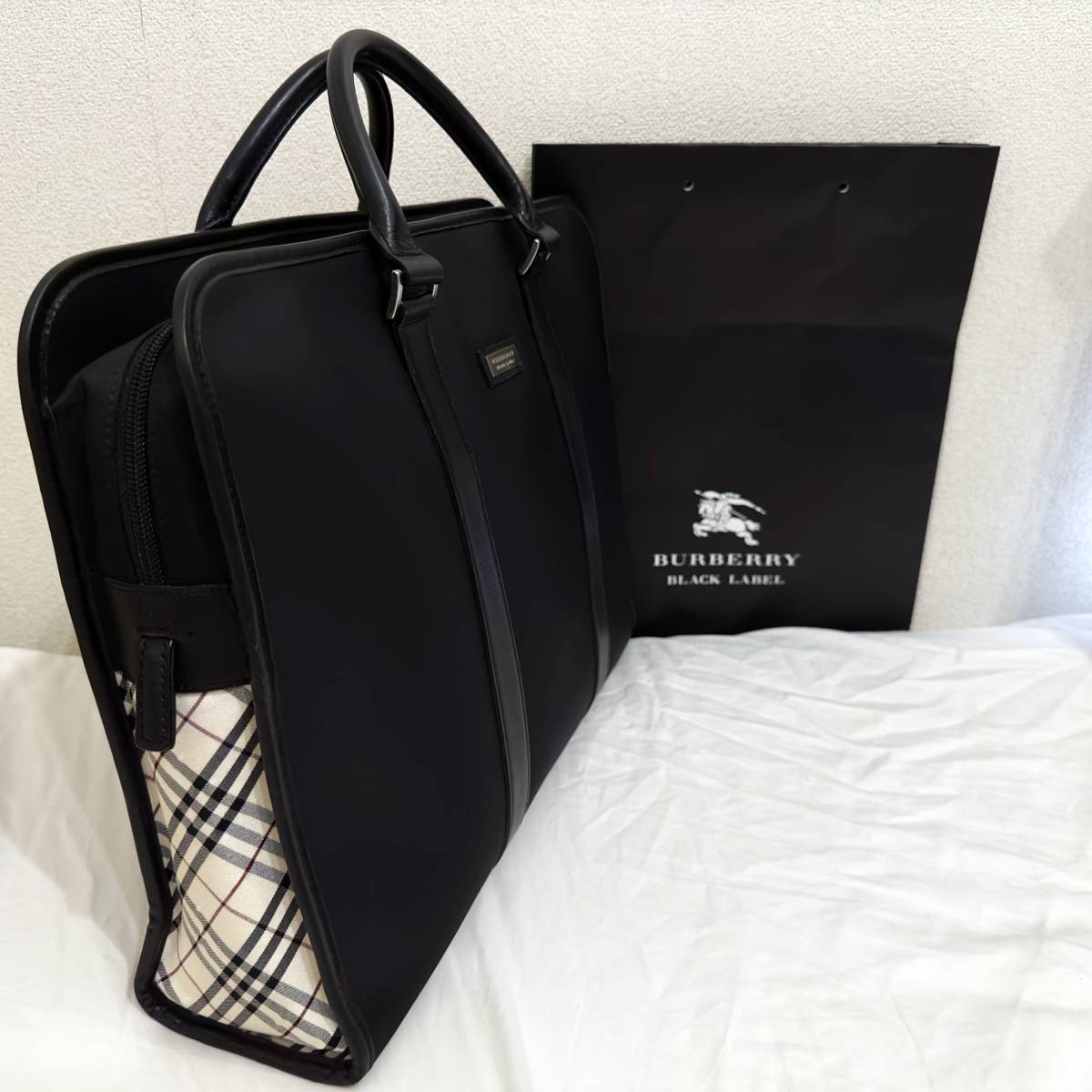 ヤフオク! -「burberry black label ブリーフケース」の落札相場・落札価格