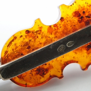 G31●琥珀 こはく バイオリン 弦楽器 デザインブローチ 銀製 SILVER925刻印 シルバー アンティーク アクセサリー デッドストックの画像5