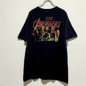 アメリカ古着　アベンジャーズ　マーベル　半袖　Tシャツ　アイアンマン　キャプテンアメリカ　集合プリント　XLサイズ　【J967】