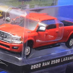 1/64 グリーンライト 2022 ラム Ram2500 Laramie 4x4 - Flame Red Clearcoat（レッド）●の画像2