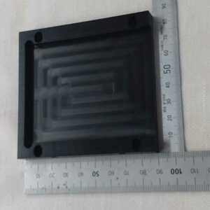 黒色樹脂-01（材質不明？）　幅90mm 縦85mm 高さ10mm　（1個）中古品 