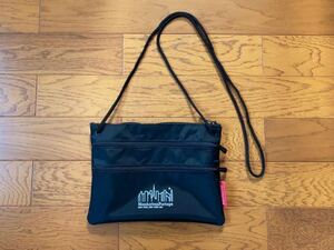  beautiful goods!Manhattan Portage Manhattan Poe te-jiTriple Zipper Pouch Triple zipper pouch Lsakoshu shoulder bag 