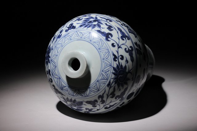 博物館展示品来歴有641 明時代明倣元染付梅瓶花鳥紋高さ約26.2cm (検