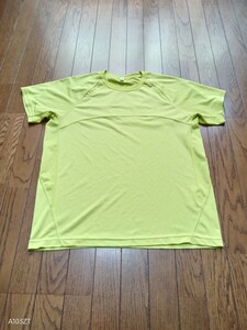 【中古品】UNIQLO　ユニクロ　スカイグリーン　速乾性素材Ｔシャツ　メンズXＬ