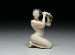 [ heart ]k230 mammoth netsuke beautiful! hot water finished young lady 