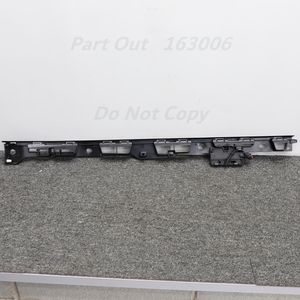 [P-16] Macan turbo 95B right side step retainer 95B853538B 95B853542B Porsche 95BCTL used 