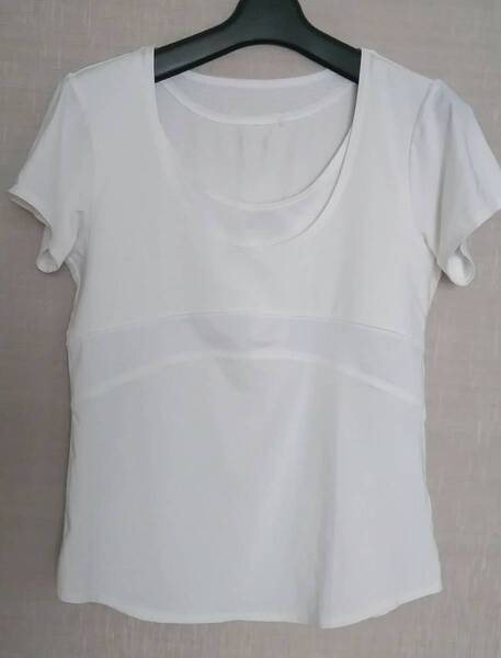 ユニクロ トップス ドライTシャツ オフホワイト 速乾 ヨガ ピラティスに