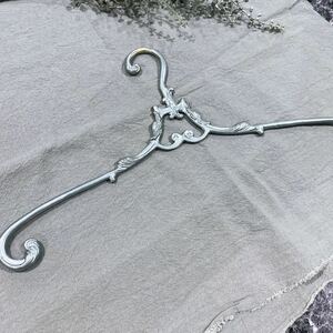  iron hanger hanger antique style silver 