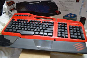 C227 中古 現状品 MC-STRIKE3RZ ストライク3 STRIKE3 ゲーミングキーボード Gaming Keyboard - MAD CATZ レッド