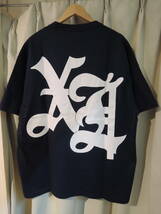 X-LARGE XLARGE エクストララージ OLD ENGLISH S/S TEE ネイビー XLサイズ ZOZOTOWN 完売 人気商品 送料￥230～ 値下げ！_画像1