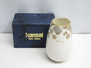 ★YC7704　未使用品　Kansai 花瓶　ホワイト　fine china　花器　花びん　花生　花入れ　インテリア　フラワーベース　オブジェ　送料無料