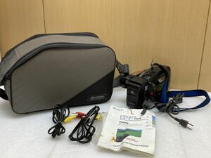 YK4662 SONY Hi8ビデオカメラ CCD-TR830 通電確認済み　現状品　0707