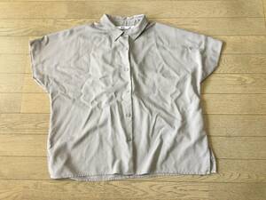 UNIQLO ユニクロ　デザイントップス　グレー系　S　