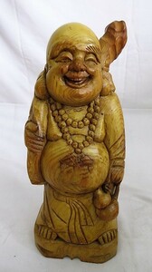 天然銘木・とが材無垢　彫刻「川渡布袋」１尺４寸　中国のお土産品　中国製　６５番