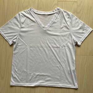 値下げ中！ BACKS Vネック 白 Tシャツ