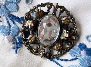 ヴィンテージ ** 美しいオープンワークのブローチ vintage brooch