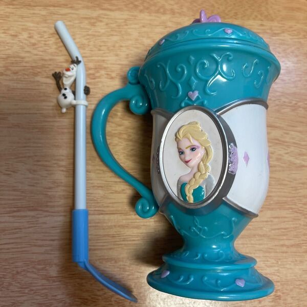ディズニー オンアイス アナと雪の女王 スーベニアカップとストロースプーン