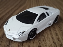 2015 HW Hot WHeeLS ホットウィール ランボルギーニ レヴェントン 白 ミニカー ミニチュアカー Lamborghini Reventon Toy Car _画像1