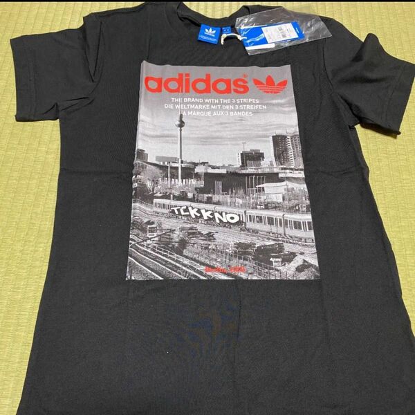 新品未使用 タグ付き adidas Tシャツ 黒 完売品