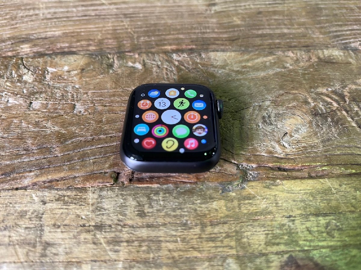 Apple Watch Nike SE 40mm GPSモデル A2351 MKQ33J/A Nike スポーツ